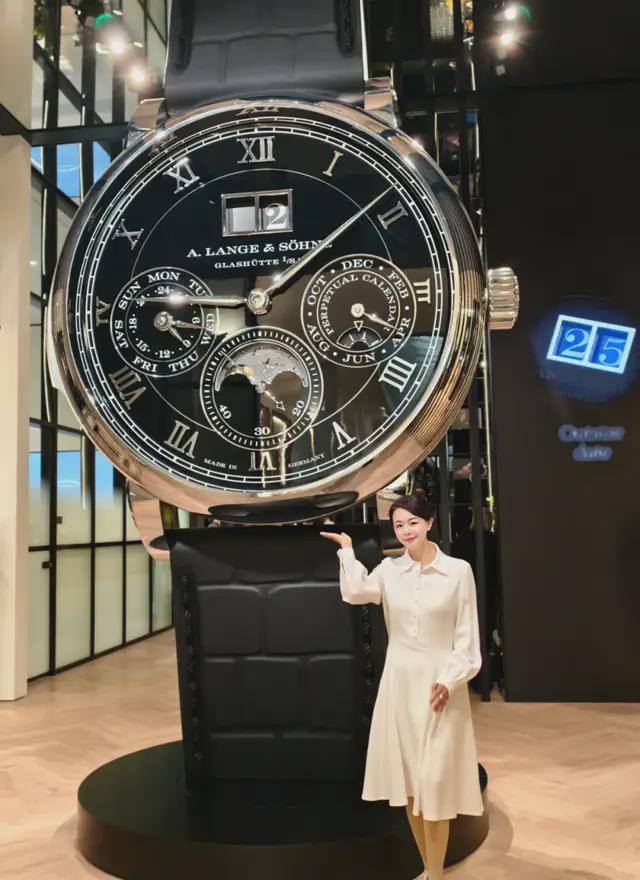 0块新表最让人心动！-下篇我带直男逛瑞士表展：这10(图21)